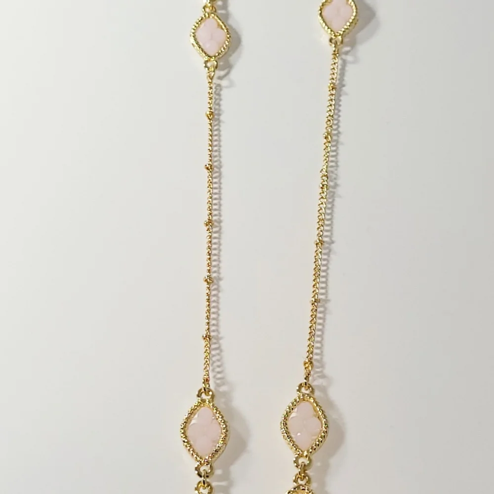 NWT-AMRITA SINGH-LIGHT PINK CRYSTALS AND GOLD NECKLACE - Picture 3 of 8